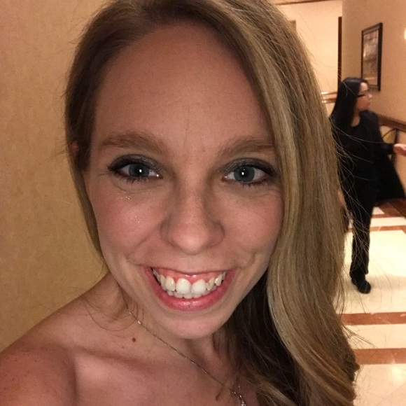 Meet your Posher, Ashley - Picture 1 of 1